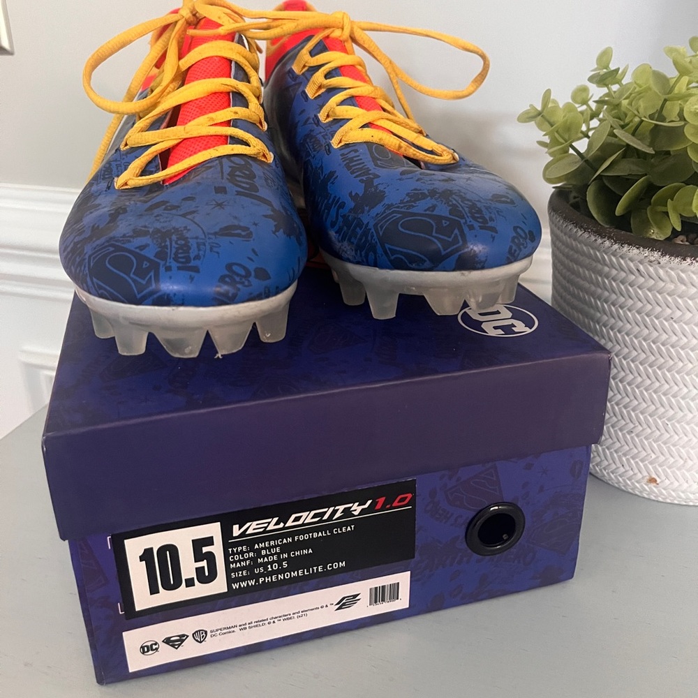 American Fooball Cleats - Superman Velocity 1.0